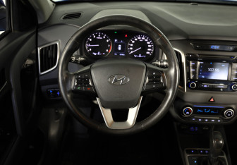 Подержанный автомобиль Hyundai Creta 2017 года (10 фото)