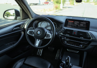 Подержанный автомобиль BMW X3 2018 года (36 фото)