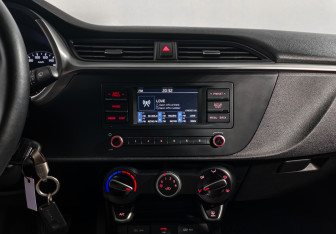 Подержанный автомобиль Kia Rio Sedan 2020 года (16 фото)