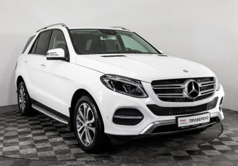 Подержанный автомобиль Mercedes-Benz GLE 2016 года (3 фото)