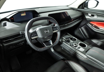 Подержанный автомобиль Changan UNI-S 2024 года (11 фото)