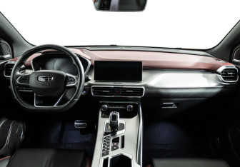 Подержанный автомобиль Geely Coolray 2020 года (13 фото)