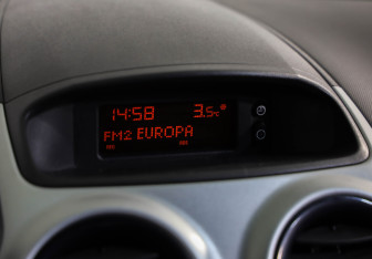 Подержанный автомобиль Opel Corsa 2011 года (13 фото)