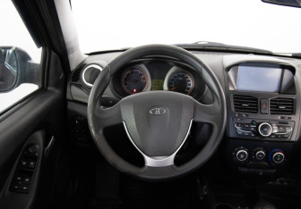 Подержанный автомобиль LADA (ВАЗ) Kalina Hatchback 2013 года (10 фото)