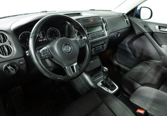Подержанный автомобиль Volkswagen Tiguan 2011 года (11 фото)