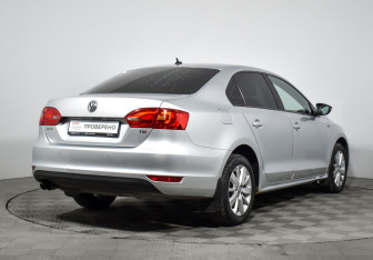 Подержанный автомобиль Volkswagen Jetta Sedan 2013 года (5 фото)