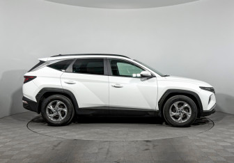 Подержанный автомобиль Hyundai Tucson 2021 года (4 фото)