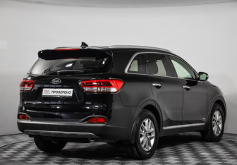 Подержанный автомобиль Kia Sorento 2016 года (5 фото)