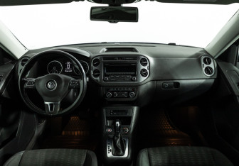 Подержанный автомобиль Volkswagen Tiguan 2012 года (13 фото)