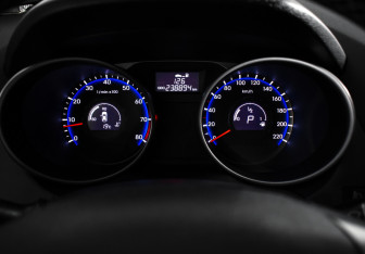 Подержанный автомобиль Hyundai ix35 2015 года (18 фото)