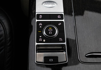 Подержанный автомобиль Land Rover Range Rover 2019 года (5 фото)