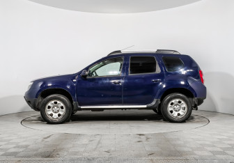 Подержанный автомобиль Renault Duster 2014 года (8 фото)