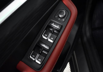 Подержанный автомобиль Geely Coolray 2023 года (10 фото)