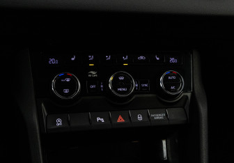 Подержанный автомобиль Skoda Karoq 2021 года (16 фото)