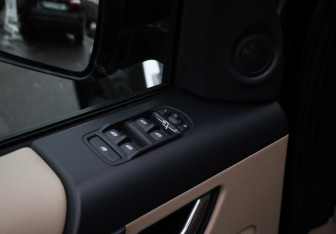 Подержанный автомобиль Land Rover Freelander 2012 года (15 фото)