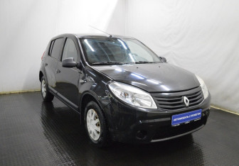 Подержанный автомобиль Renault Sandero 2011 года (3 фото)