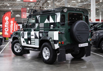 Подержанный автомобиль Land Rover Defender Suv 2007 года (9 фото)