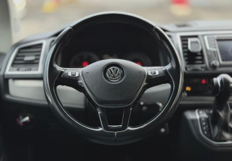 Подержанный автомобиль Volkswagen Caravelle 2019 года (15 фото)