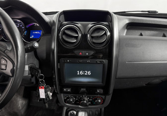 Подержанный автомобиль Renault Duster 2018 года (16 фото)