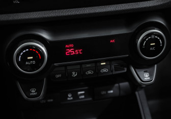 Подержанный автомобиль Kia Rio Sedan 2020 года (16 фото)