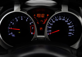 Подержанный автомобиль Nissan Juke 2012 года (22 фото)