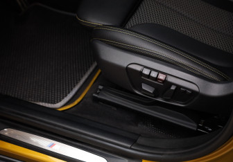 Подержанный автомобиль BMW X2 2021 года (25 фото)