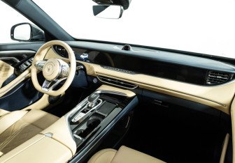 Подержанный автомобиль Voyah Free 2023 года (9 фото)