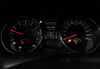 Подержанный автомобиль Nissan Qashqai 2010 года (12 фото)