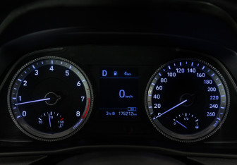 Подержанный автомобиль Hyundai Sonata 2021 года (19 фото)