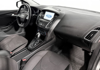 Подержанный автомобиль Ford Focus Sedan 2016 года (13 фото)