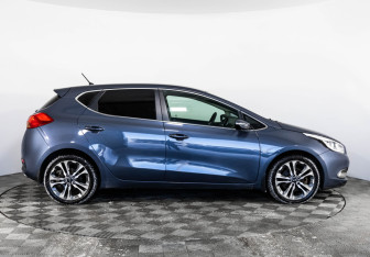 Подержанный автомобиль Kia Ceed Hatchback 2013 года (4 фото)