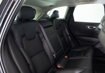 Подержанный автомобиль Volvo XC60 2021 года (29 фото)