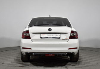 Подержанный автомобиль Skoda Octavia Liftback 2014 года (6 фото)