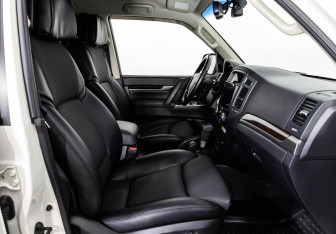 Подержанный автомобиль Mitsubishi Pajero 2019 года (19 фото)