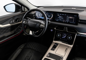 Подержанный автомобиль Exeed TXL 2022 года (15 фото)