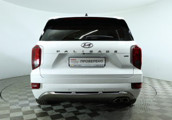 Подержанный автомобиль Hyundai Palisade 2022 года (6 фото)