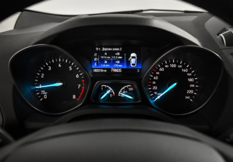 Подержанный автомобиль Ford Kuga 2018 года (19 фото)