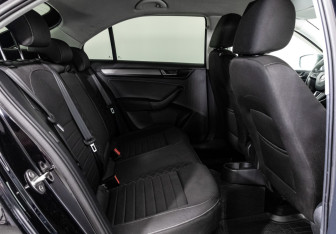 Подержанный автомобиль Skoda Rapid Liftback 2019 года (15 фото)