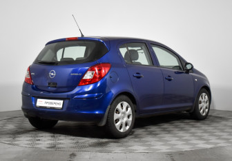 Подержанный автомобиль Opel Corsa 2008 года (5 фото)