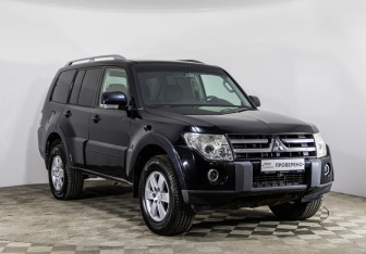 Подержанный автомобиль Mitsubishi Pajero 2006 года (3 фото)