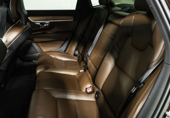 Подержанный автомобиль Volvo S90 2017 года (10 фото)