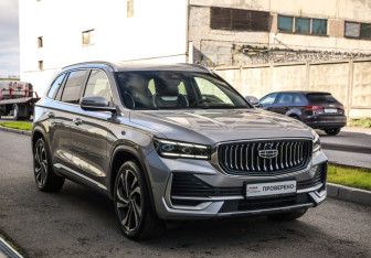 Подержанный автомобиль Geely Monjaro 2022 года (5 фото)