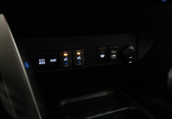 Подержанный автомобиль Toyota RAV4 2016 года (17 фото)