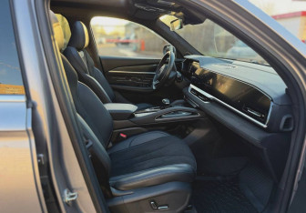 Подержанный автомобиль Geely Monjaro 2024 года (28 фото)