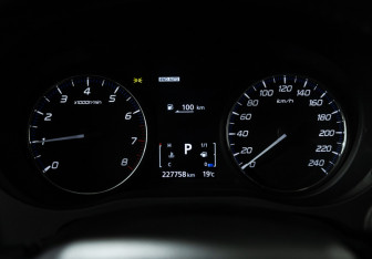 Подержанный автомобиль Mitsubishi Outlander 2019 года (12 фото)