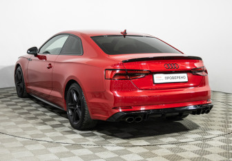 Подержанный автомобиль Audi A5 Coupe 2016 года (7 фото)