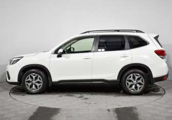 Подержанный автомобиль Subaru Forester Suv 2021 года (8 фото)