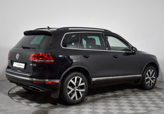 Подержанный автомобиль Volkswagen Touareg 2017 года (5 фото)