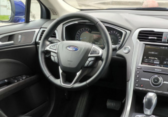 Подержанный автомобиль Ford Mondeo Sedan 2015 года (13 фото)