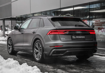 Подержанный автомобиль Audi Q8 2019 года (7 фото)